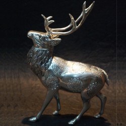 Two horns deer made of aluminium idol