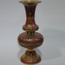 Beautifully moulded flower vase made of brass