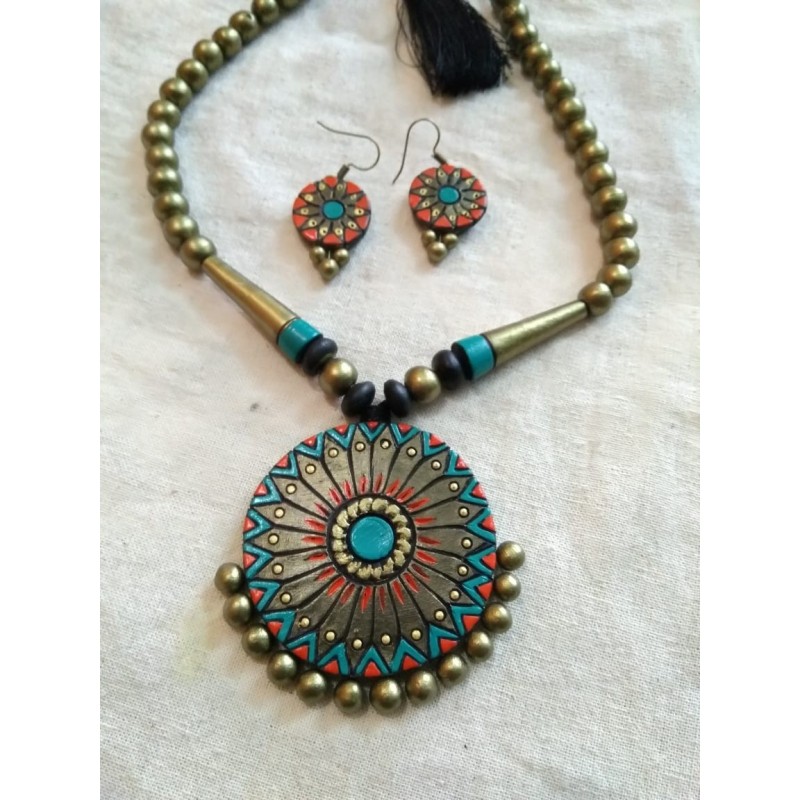Terracotta circular flower Shaped Pendent Necklace with earrings